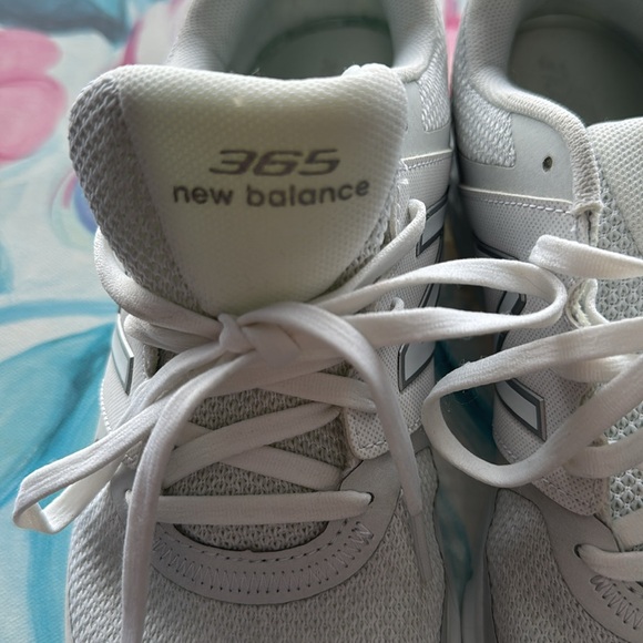 New Balance 365 women’s shoes 8.5 - Picture 2 of 11